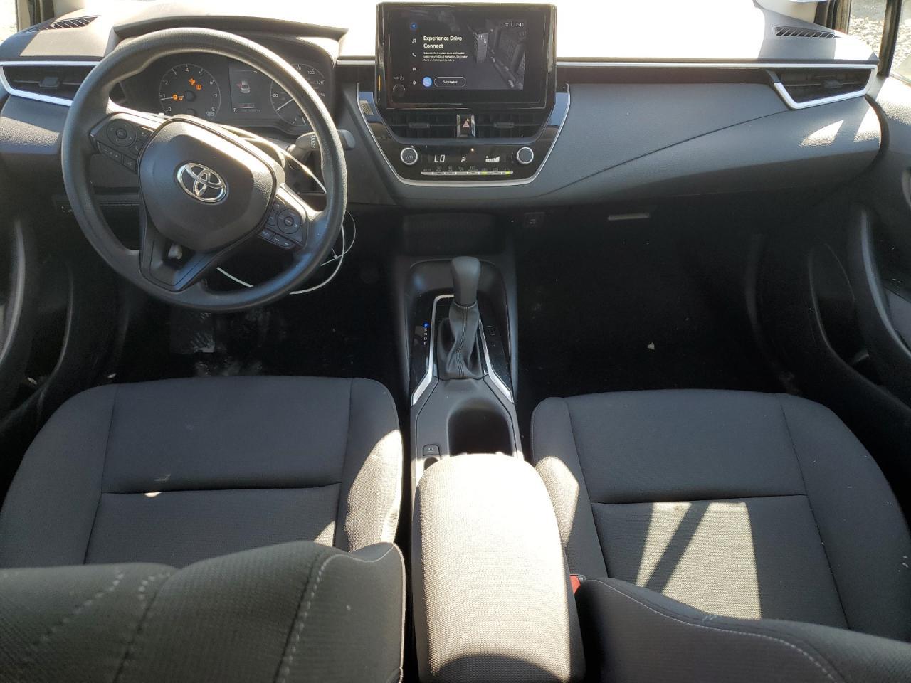 2025 Toyota Corolla LE - Photo 6